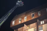 PRVI SNIMCI SA MESTA NA KOM JE IZBIO POŽAR U ŽELEZNIKU: Vatrogasci spasili ljude direktno iz vatrene stihije! (FOTO/VIDEO)