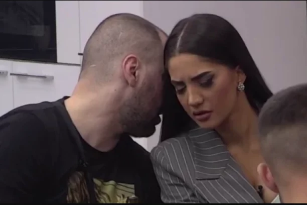 JADNA JE I JEFTINA! NIKO JE NE VOLI SEM MOJE ĆERKE: Oglasila se majka Ane Spasojević, OSULA NIKAD ŽUSTRIJU PALJBU po Anđeli! Ponizila je za sva vremena