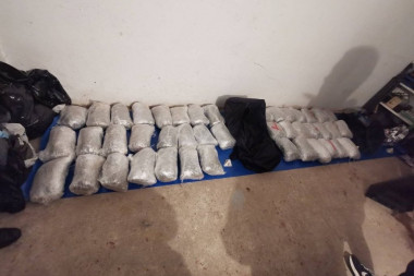 VELIKA AKCIJA POLICIJE: Zaplenjena ogromna količina droge, uhapšena dvojica u Borči!