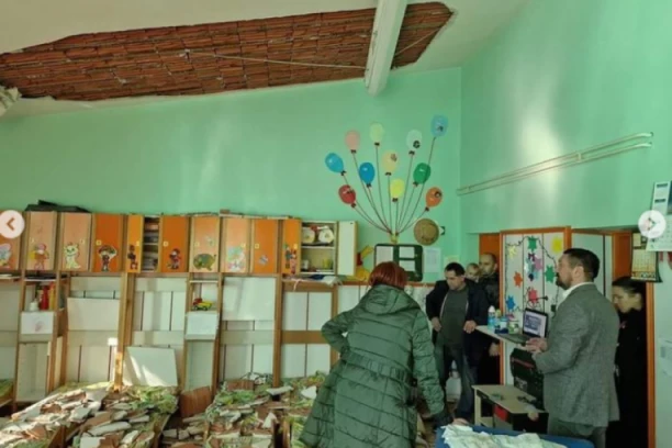 BEBI KONSTATOVANO NAPRSNUĆE LOBANJE! Majka deteta na koje je pao krov u vrtiću u Inđiji PRESTRAVLJENA!