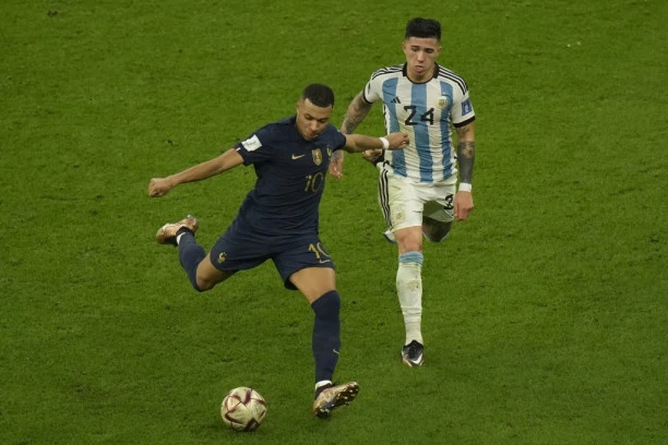 GOTOVO JE! Najbolji igrač Mundijala PRELAZI u Liverpul!