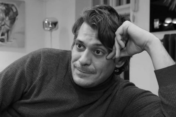 "BEŽIM OD SMRTI I JOŠ SE NISAM VRATIO" Laćin poslednji tekst ledi krv u žilama, nije mogao da se pomiri sa NJENOM smrću! Tuga!