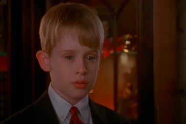 KAKO DANAS IZGLEDAJU GLUMCI IZ FILMA SAM U KUĆI: Narkomanija, optužba za gnusan zločin, a jedan od glavnih likova nas je napustio