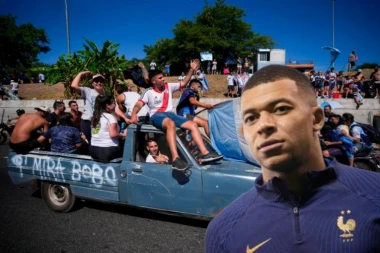 LUDILO SE NASTAVLJA: Novi SKANDAL u Buenos Ajresu! Argentinci SPALILI KOVČEG sa slikom Mbapea! (VIDEO)