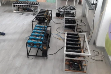 JEDNA OD 35 UHAPŠENIH U VELIKOJ AKCIJI MUP DIREKTORKA ŠKOLE: Rudarila kriptovalute u učionici!