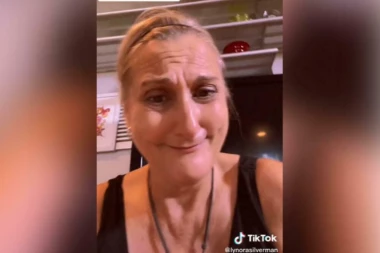 OSTALA JE BEZ TEKSTA: Kupila polovnu torbicu za 800 dinara, a kada ju je otvorila - nije mogla da veruje šta je unutra (VIDEO)