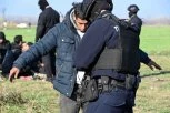 PONOVO OTKRIVENI MIGRANTI KOD SUBOTICE: Njih 60 iregularno boravilo u našoj zemlji, policija ih pretresla i šokirala se (FOTO)