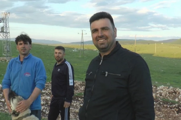 ZAVRŠIO FAKULTET, ALI SE IPAK VRATIO U SELO DA ČUVA OVCE: Braća sa Peštera imaju najveće stado u Srbiji (FOTO)