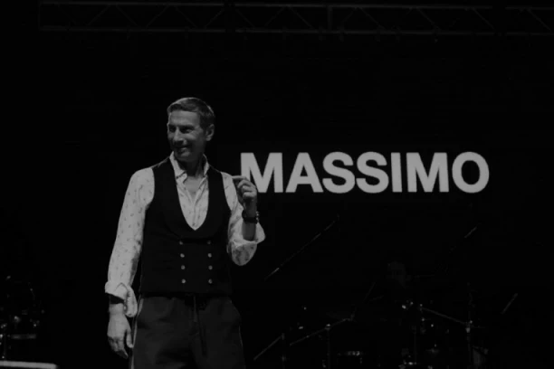 MASSIMO POSLEDNJI KONCERT PEVAO SA DRENOM U PLUĆIMA! Doktori mu ZABRANJIVALI, a onda bili iza scene, osećao je da mu se bliži KRAJ: Ovo je nastup mog života!