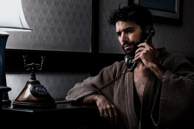 ZBOG PORUKE KOJU JE ĐORĐE OSTAVIO, SVI TRAŽE SARU: Zaboravio je da joj da broj pa se odlučio na neobičan potez (FOTO)