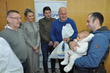 DAJANA PAUNOVIĆ POŽELELA DOBRODOŠLICU NOVOROĐENIM BEBAMA ZVEZDARE: Fondacija nastavlja da stavlja svoj fokus na decu i mlade (FOTO/VIDEO)