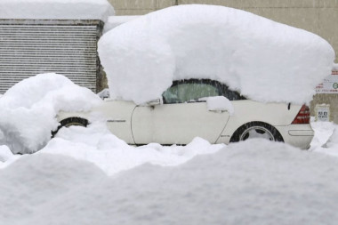 APOKALIPTIČNE SCENE U JAPANU: Zbog snežne oluje stradalo 13 ljudi, veliki broj njih povređeno (FOTO)