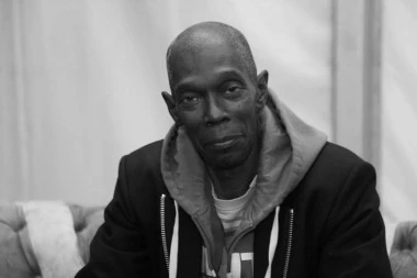 PREMINUO PEVAČ GRUPE FEJTLES: Maksi Džez umro u 66. godini života