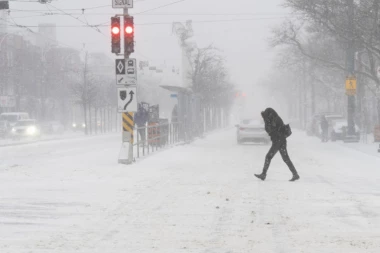 BELA SMRT HARA AMERIKOM: Većina mrtvih pronađeno u automobilima, policija dobija veliki broj poziva