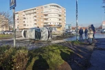 JEZIVI PRIZORI SA MESTA STRAVIČNE NESREĆE U ČAČKU: Sudar dva vozila - jedno prevrnuto, drugo potpuno SMRSKANO! (FOTO)