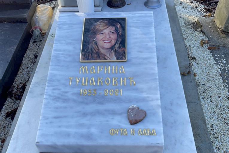 Milan Laća Radulović večna kuća