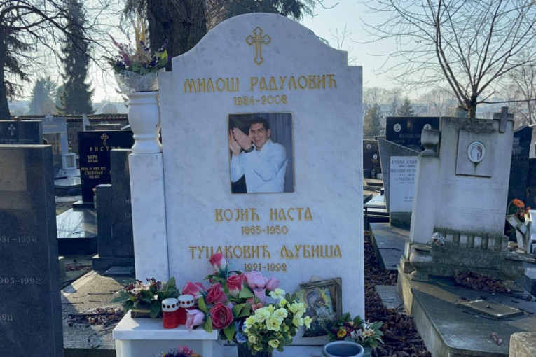 Milan Laća Radulović večna kuća