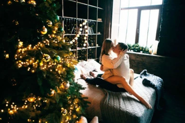 DA LI STE ČULI ZA ČAROLIJU NOVOGODIŠNJIH INTIMNIH ODNOSA? Evo šta da uradite 31. decembra pa da se krevet trese cele godine