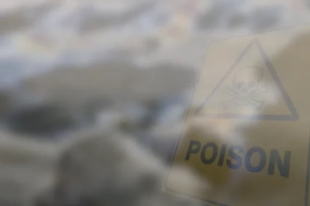 OVO SU SIMPTOMI TROVANJA AMONIJAKOM! Evo šta se mora prvo uraditi kako bi se izbegla smrt! (VIDEO)