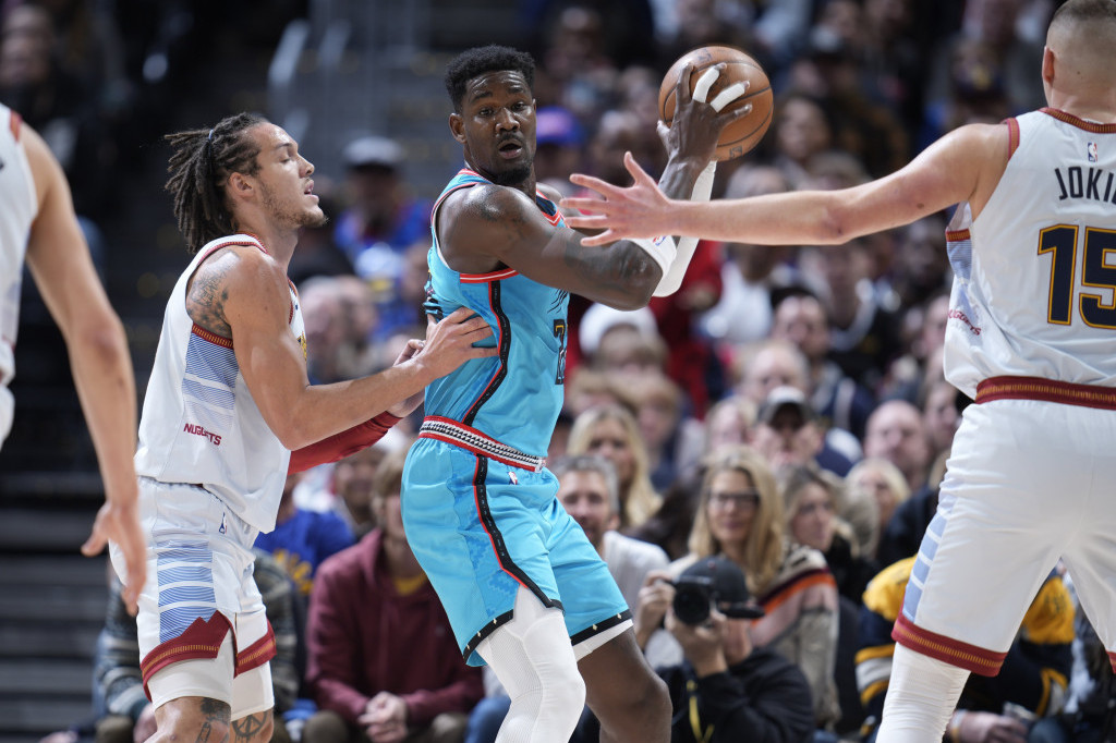 Nikola Jokić na meču Denver - Finiks