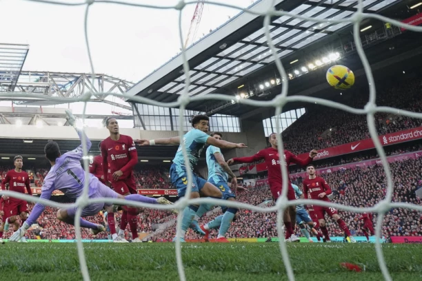 ISTORIJA DUGA VIŠE OD 60 GODINA! "Boksing dej" vraća Premijer ligu u naše domove: Ko igra, gde gledati i šta nas sve čeka?