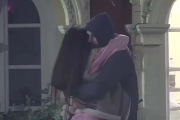 PAO POLJUBAC? Anđela Đuričić i Zvezdan Slavnić razmenjivali nežnosti na Rajskom ostrvu, sve prštalo od emocija! (VIDEO)