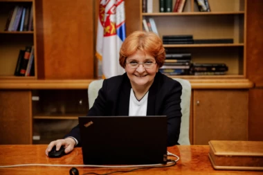 DANAS 100 NAJBOLJIH DIPLOMACA MEDICINE DOBILO UGOVORE O RADU! Grujičić poručila: Imaće KO da nas leči!