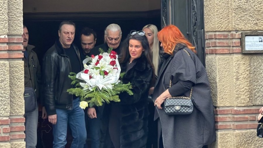 Kuma Marine Tucaković, Marijana na sahrani