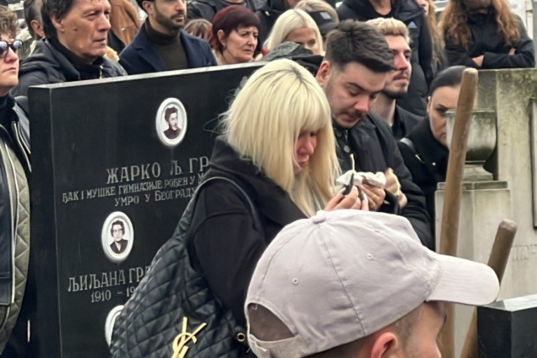 Dara Bubamara na sahrani Laće Radulovića