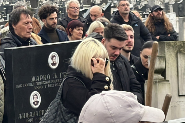 Dara Bubamara na sahrani Laće Radulovića