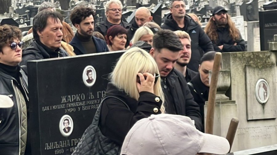 Dara Bubamara na sahrani Laće Radulovića