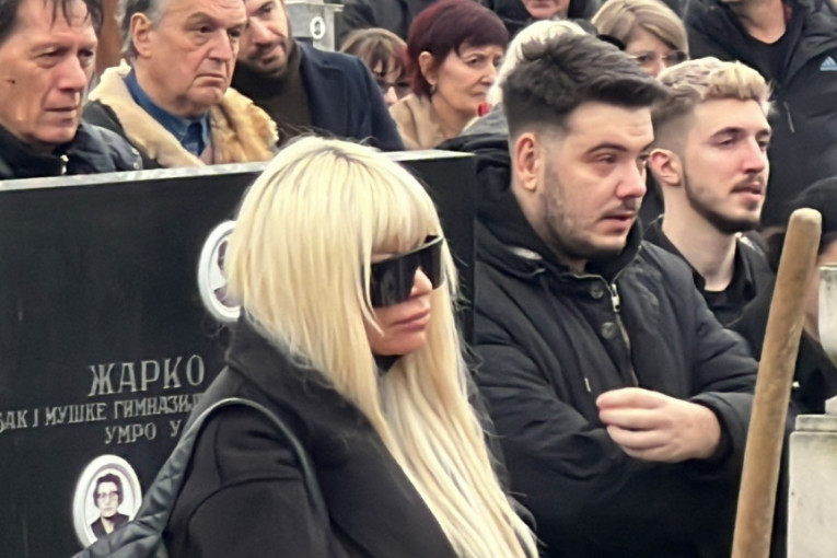 Dara Bubamara na sahrani Laće Radulovića