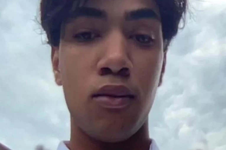 PAO SA 15. SPRATA, CIPELE MU PRONAŠLI U HODNIKU: Tinejdžer (18) otišao na žurku sa prijateljima, a onda je naprasno NESTAO