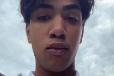 PAO SA 15. SPRATA, CIPELE MU PRONAŠLI U HODNIKU: Tinejdžer (18) otišao na žurku sa prijateljima, a onda je naprasno NESTAO