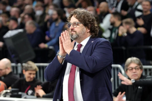 TRAGEDIIJA U PORODICI ANDREE TRINKIJERIJA: Italijan propušta meč sa Barselonom, Bajern izdao HITNO saopštenje!