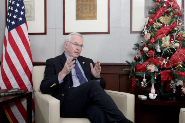 KRUCIJALNA PORUKA AMBASADORA HILA O KOSOVU: Brinem zbog tenzija, ljudi ne shvataju da treba smiriti se!