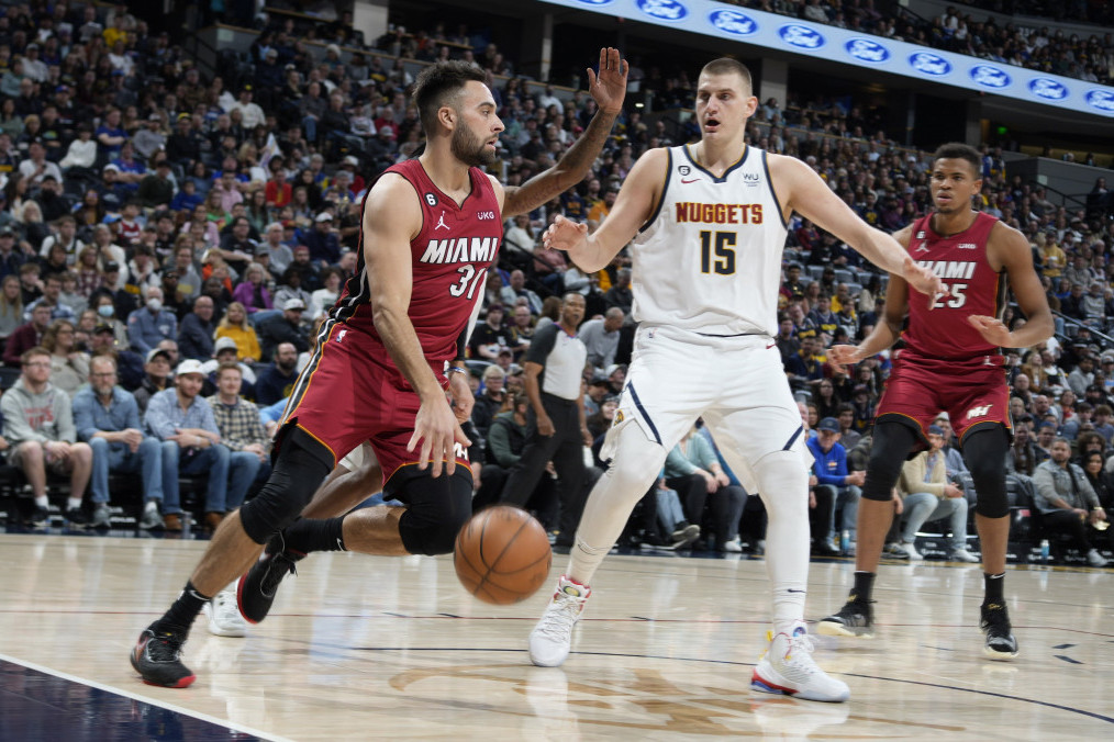 Nikola Jokić protiv Majamija