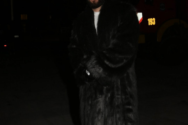 Nući ispred Skupštine za Novu godinu 2023