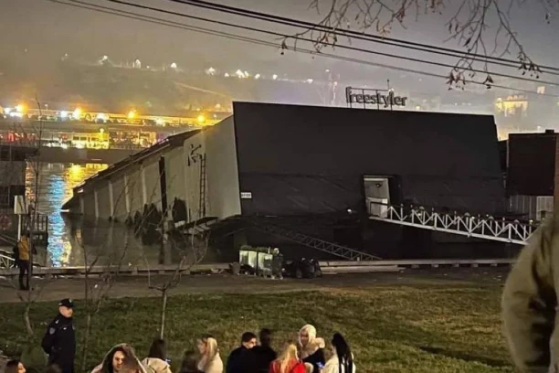 EVO KO JE NASTUPAO OD PEVAČA NA FRISTAJLERU: U jeku evakuacije, nestao, ni traga, ni glasa od njega!