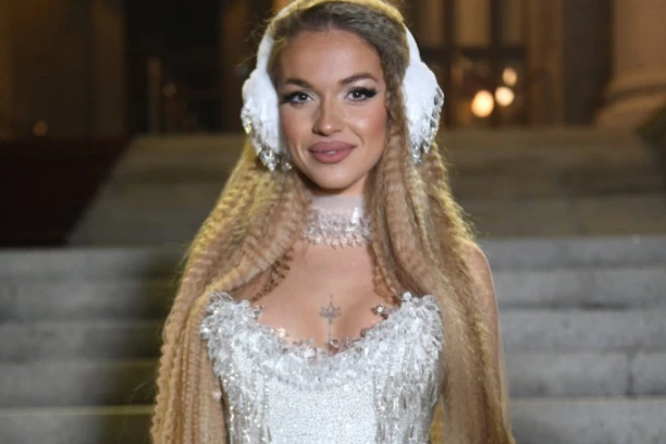 "NE BIH DA SE PRISEĆAM TUŽNIH STVARI" Teodora Džehverović izbegla pitanje o raskidu sa Ninom, pa priznala da li ju je MUVAO Nejmar! (VIDEO)