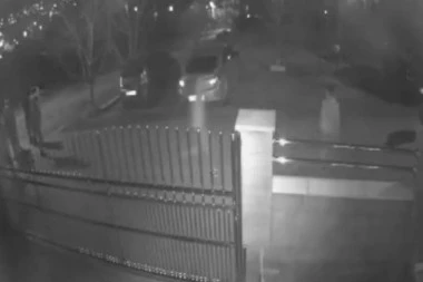 "IDITE KUĆI" I "SMRT ARAPIMA" ŠOKIRALI GRAD: Vandali uništili poznati restoran grafitima