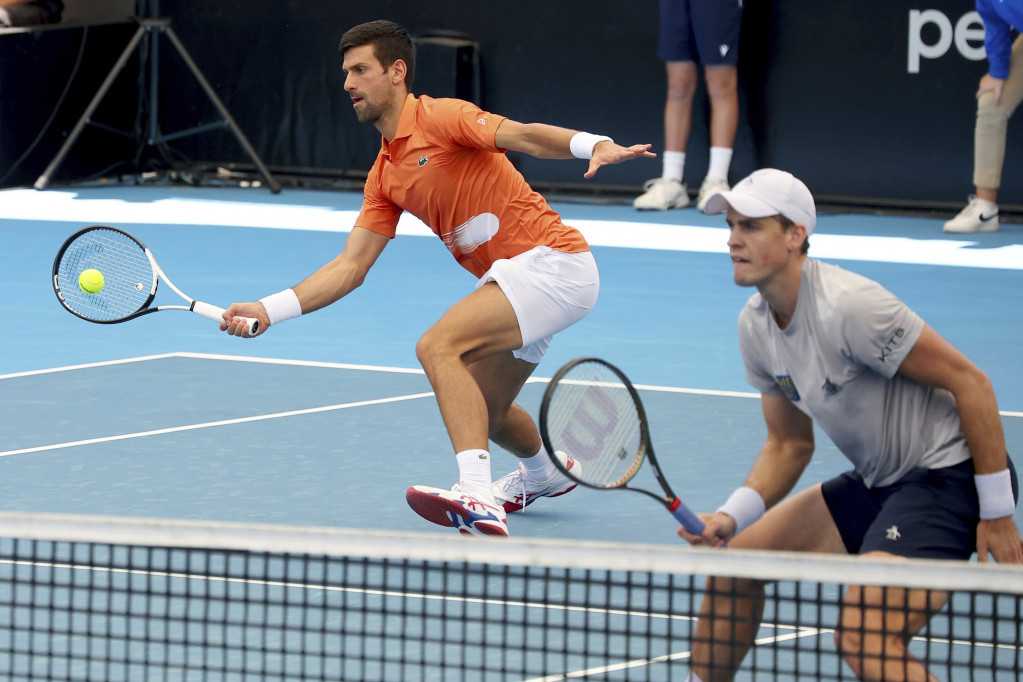 Novak Đoković na meču dublova u Adelejdu