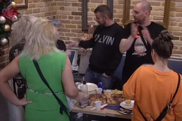 Zvezdan Slavnić poljubio Jovanu Tomić Matoru Zadruga 6