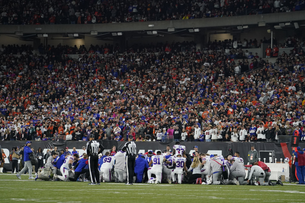 Demar Hemlin kolabirao na meču Sinsinati - Bafalo