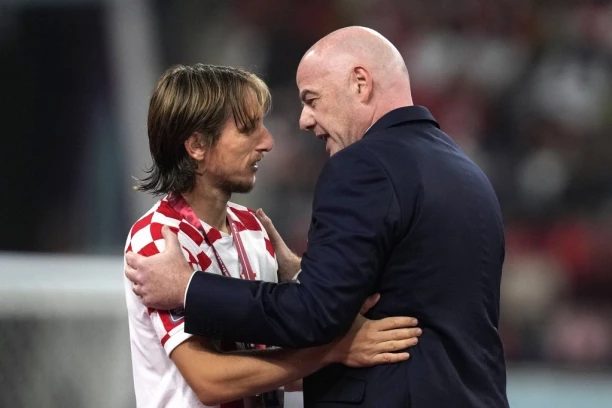 SRAMNO I BOLESNO! Ne poštuje ni MRTVE - potez koji je SVE ZGROZIO! (FOTO)