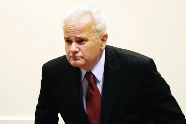 SUNOVRAT VLADAVINE MILOŠEVIĆA OBELEŽILO JE BRUTALNO UBISTVO STAMBOLIĆA! Svedok saradnik SKINUO FANTOMKU i pokazao gde je ubijen: Pokupili ga na Košutnjaku, a zakopali na FRUŠKOJ GORI!