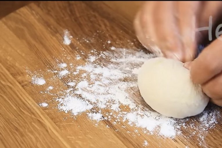 Pravljenje loptica od testa