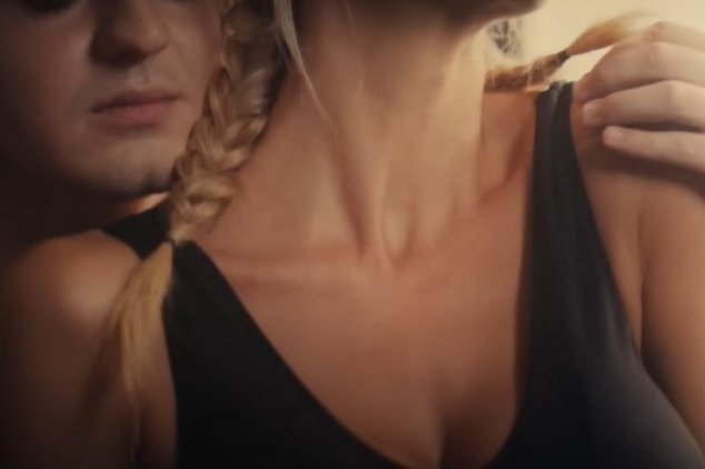 Snežana Borjan u spotu za pesmu "Da te ne volim"