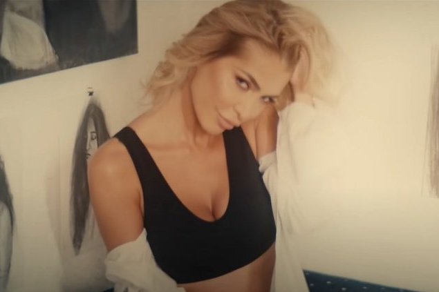 Snežana Borjan u spotu za pesmu "Da te ne volim"