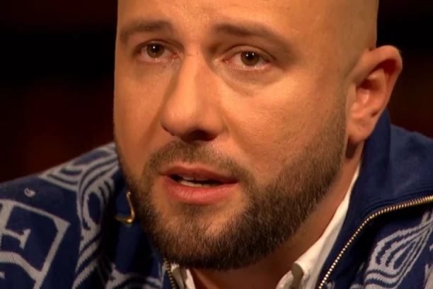 BOLNA ISPOVEST DADA POLUMENTE! Pevač u suzama prvi put o bolesnoj sestri: Imala je TRI MESECA kada joj je PARALIZOVANO 60 posto mozga